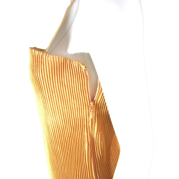 Giorgio Armani Top Size 10(US) Label 46 (IT) NWT - Picture 3 of 4